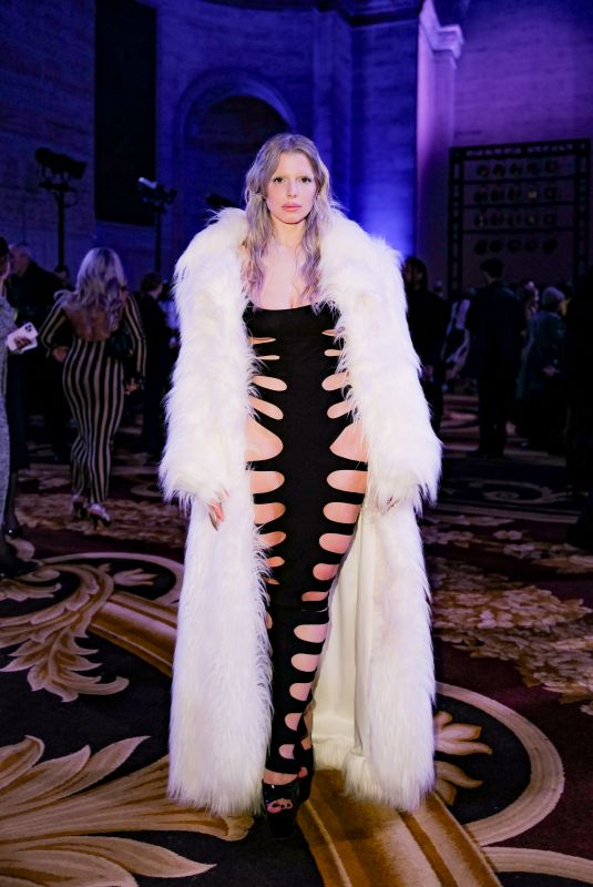 JULIA FOX at LaQuan Smith FW24 Runway Show in New York 02/12/2024