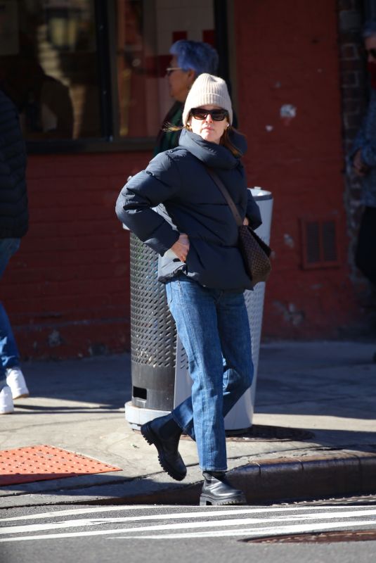 JULIANNE MOORE Out and About in New York 02/07/2024