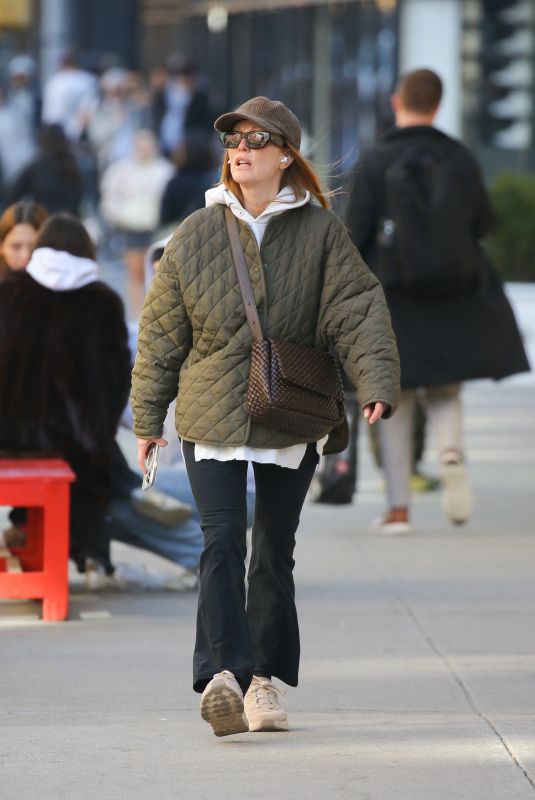 JULIANNE MOORE Out and About in New York 02/15/2024