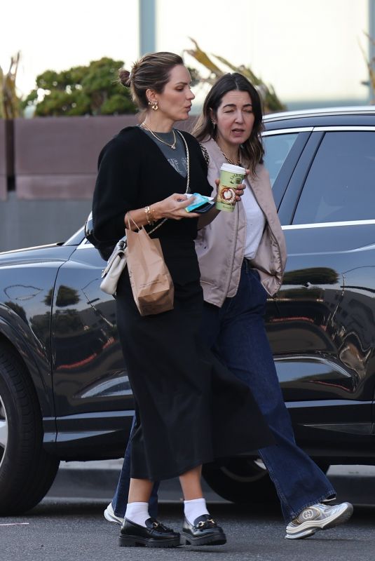 KATHARINE MCPHEE Shopping at XIV Karats Store in Los Angeles 02/20/2024