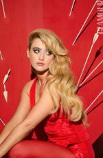 KATHRYN NEWTON for Glamour Mexico, February 2024