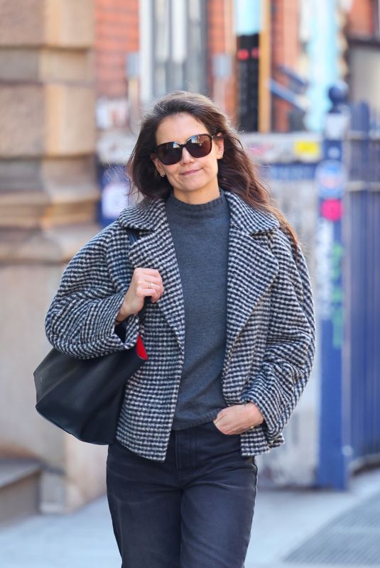 KATIE HOLMES Out and About in New York 02/05/2024