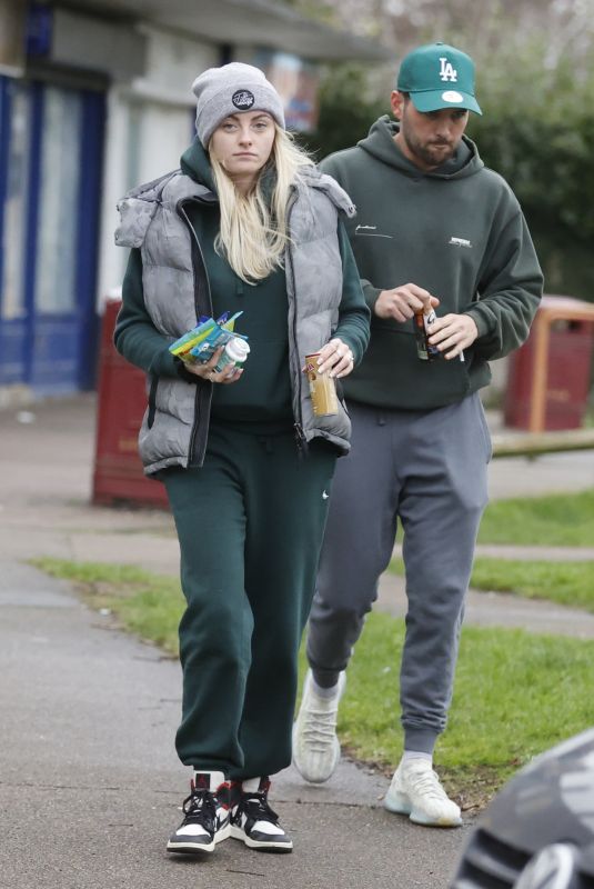 KATIE MCGLYNN and Ricky Rayment Out on Valentine
