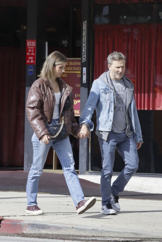 KELLY RIZZO and Breckin Meyer Out in Los Angeles 02/09/2024