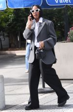 KELLY ROWLAND Out for Brunch with Fiends at Castaway Country Club in Burbank 02/24/2024