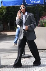 KELLY ROWLAND Out for Brunch with Fiends at Castaway Country Club in Burbank 02/24/2024