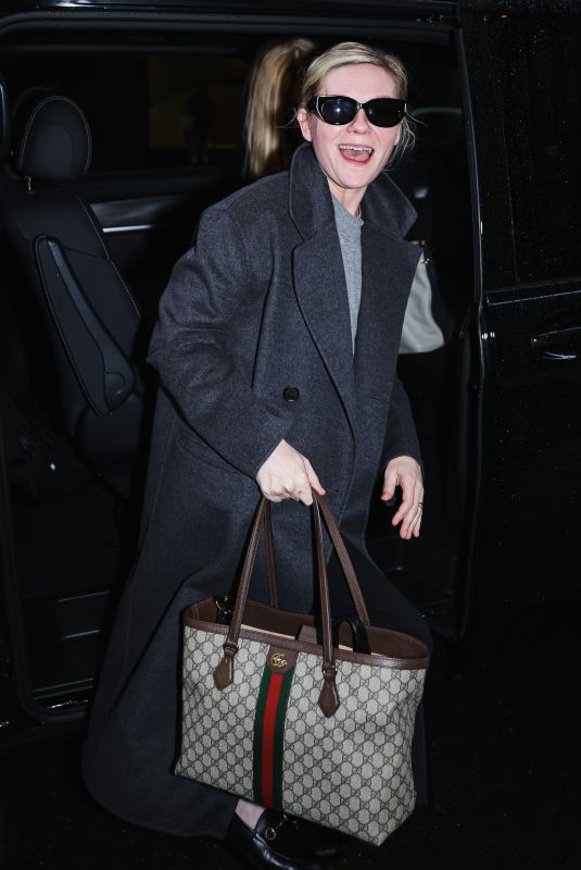KIRSTEN DUNST Arrives at Gucci Show at Milan Fashion Week 02/22/2024