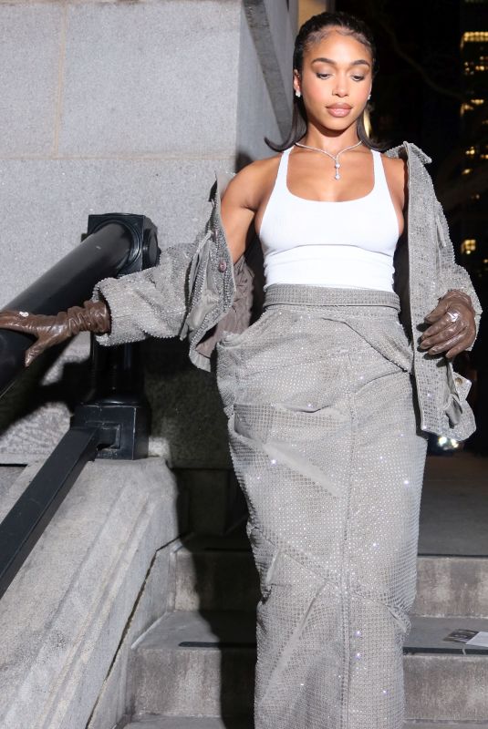 LORI HARVEY Arrives at Marc Jacobs Fashion Show at Park Avenue Armory in New York 02/02/2024