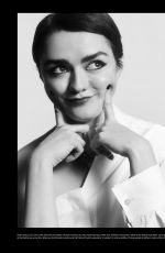 MAISIE WILLIAMS in Harper