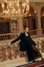 MAISIE WILLIAMS in Harper