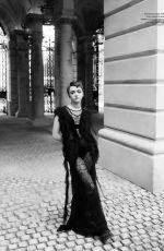 MAISIE WILLIAMS in Harper
