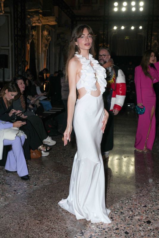 MARA LAFONTAN at Max Mara Fashion Show at Milan Women
