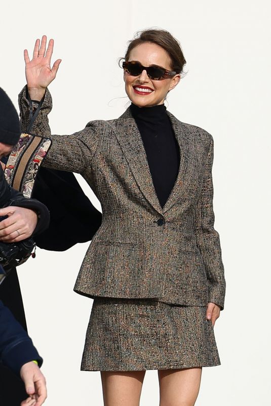 NATALIE PORTMAN Arrives at Christian Dior Fashion Show at Paris Fashion Week 02/27/2024