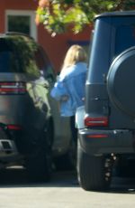 Pregnant HILARY DUFF at a Friend