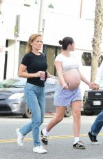 Pregnant NATALIE JOY and Nick Viall Out for Lunch in Los Angeles 01/31/2024
