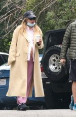 Pregnant SUKI WATERHOUSE and Robert Pattinson Out in Los Angeles 02/24/2024