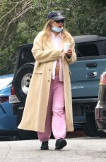 Pregnant SUKI WATERHOUSE and Robert Pattinson Out in Los Angeles 02/24/2024