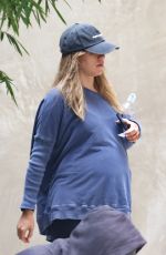 Pregnant SUKI WATERHOUSE Heading to a Gym in Los Angeles 02/02/2024