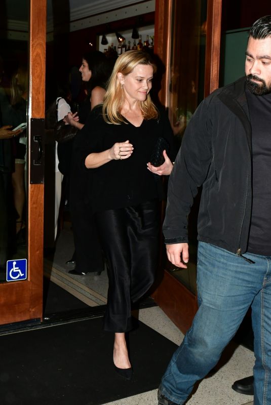 REESE WITHERSPOON Leaves Cipriani in Beverly Hills 02/08/2024
