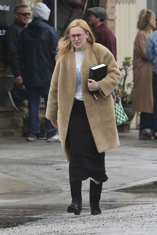 RUMER WILLIS Out for Breakfast in Studio City 02/20/2024