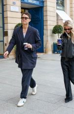 SAMARA WEAVING And Jimmy Warden Out for Coffee in Paris 02/27/2024