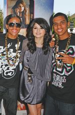 SELENA GOMEZ - The Ultimate Fan