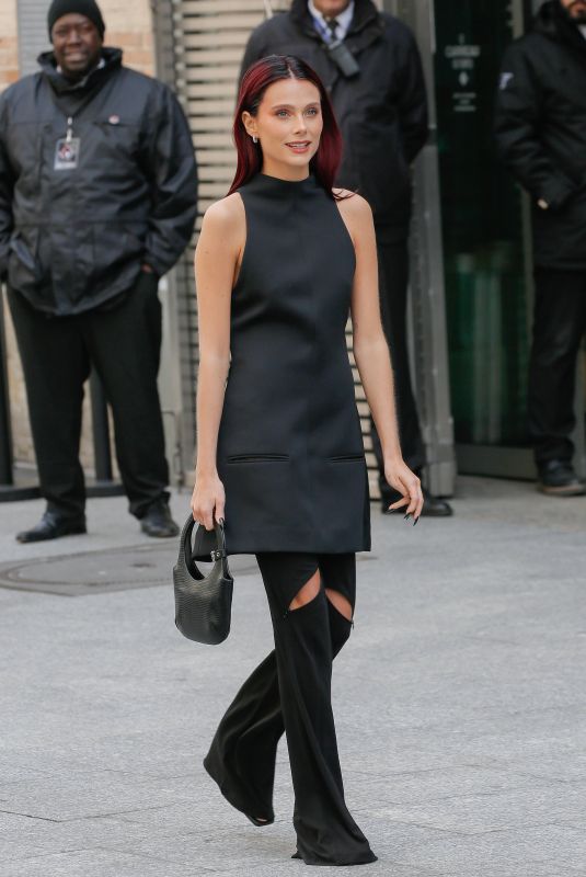 VALENTINA ZENERE Arrives at Courreges Fashion Show at Paris Fashion Week 20/28/2024