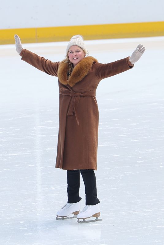 AMY SCHUMER Ice Skating at Wollman Rink on the Set of Kinda Pregnant in Central Park 03/19/2024
