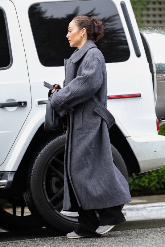 CARA SANTANA Leaves Lunch Date in Los Angeles 03/06/2024
