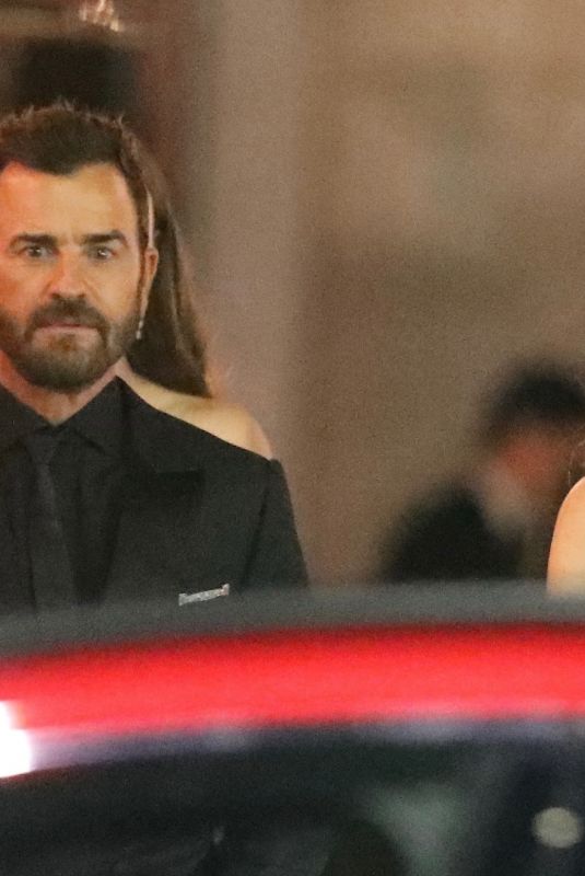 CHELSEA HANDLER Leaves Vanity Fair Oscar Party in Beverly Hills 03/10/2024