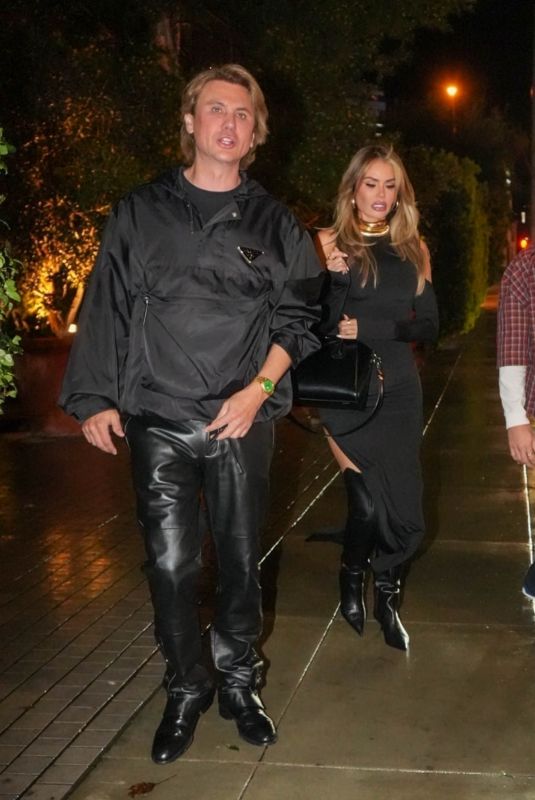 CHLOE SIMS and Food God Out with Friends at The EDITION in West Hollywood 03/05/2024