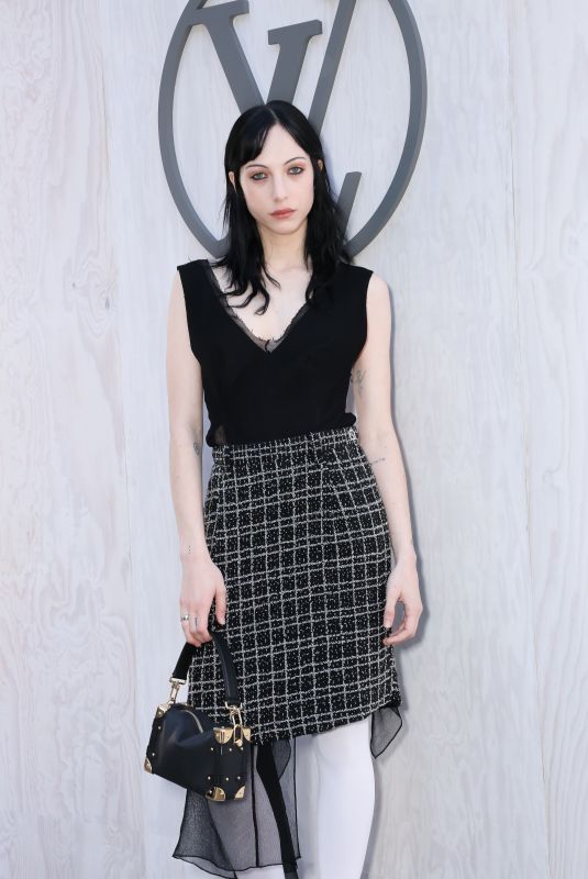 DEVON ROSS at Louis Vuitton Fashion Show in Paris 03/05/2024