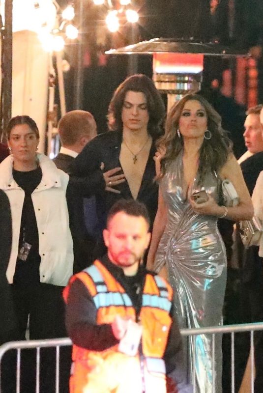 ELIZABETH HURLEY Leaves Vanity Fair Oscar Party in Beverly Hills 03/10/2024