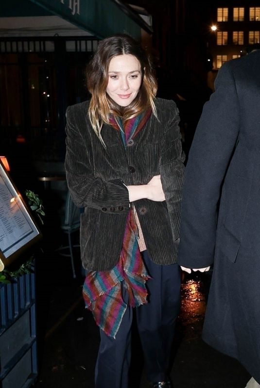 ELIZABETH, MARY-KATE and ASHLEY OLSEN Out for Dinner in Paris 03/01/2024