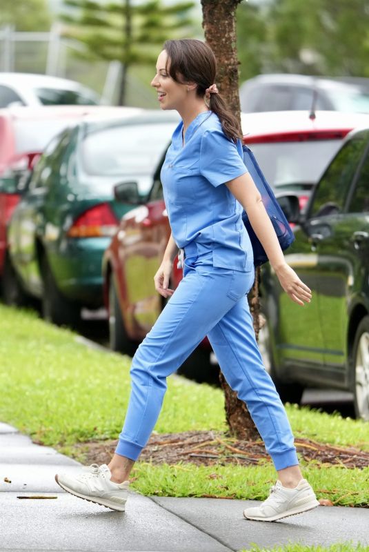 ELLIE DIX Out on Gold Coast 03/26/2024
