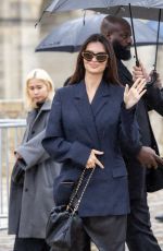 EMILY RATAJKOWSKI Arrives at Loewe Fashion Show at Paris Fashion Week 03/01/2024