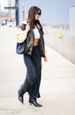 EMILY RATAJKOWSKI Heading to a Photoshoot in New York 03/15/2024