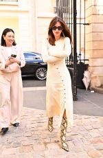 EMILY RATAJKOWSKI Out and About in Paris 03/01/2024