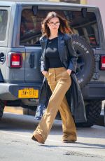EMILY RATAJKOWSKI Out and About Running Errands in New York 03/04/2024