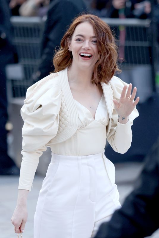 EMMA STONE Arrives at Louis Vuitton Fashion Show at Paris Fashion Week 03/05/2024