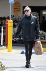 ERIKA JAYNE Shopping at Trader Joe