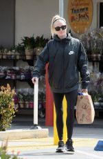 ERIKA JAYNE Shopping at Trader Joe