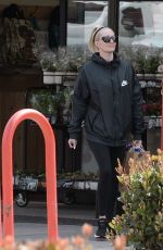 ERIKA JAYNE Shopping at Trader Joe