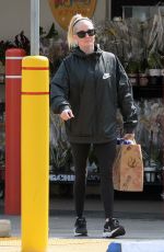 ERIKA JAYNE Shopping at Trader Joe