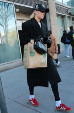 GIGI HADID Shopping at Whole Foods in New York 03/24/2024