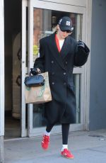 GIGI HADID Shopping at Whole Foods in New York 03/24/2024