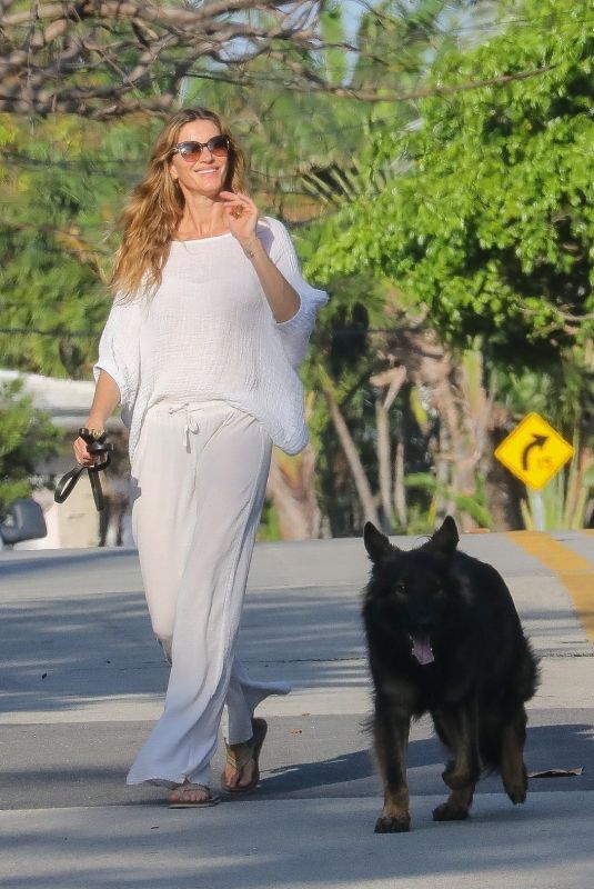GISELE BUNDCHEN Out with Her Dog in Miami Beach 03/17/2024