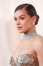 HAILEE STEINFELD at 96th Annual Academy Awards in Los Angeles 03/10/2024