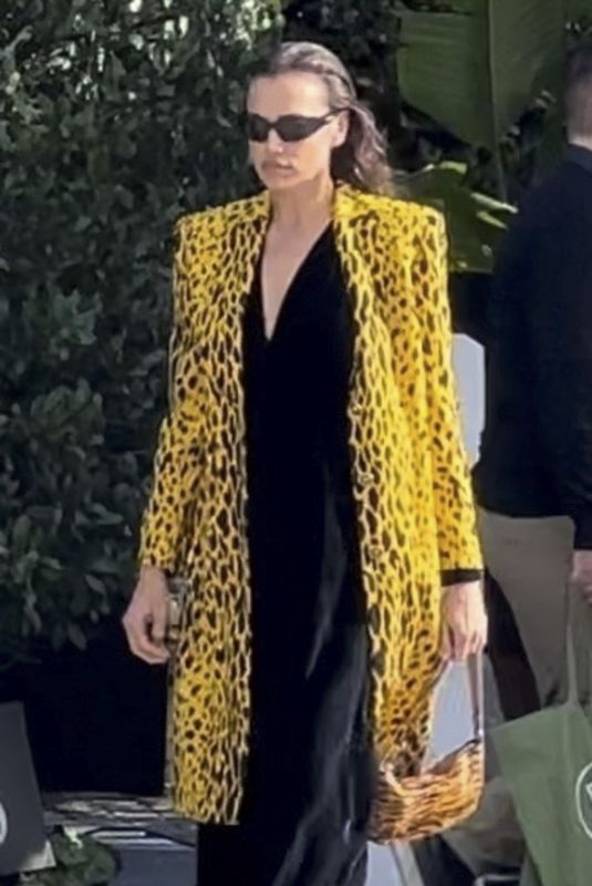 IRINA SHAYK Leaves Cecconi