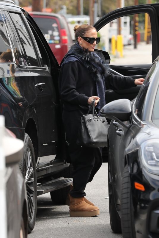 JENNIFER LOPEZ Arrives at Santa Monica Studio 03/02/2024